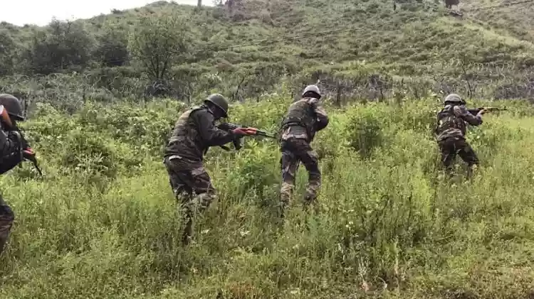 बडगाम में सुरक्षाबलों को बड़ी कामयाबी, चार संदिग्ध आतंकी गिरफ्तार