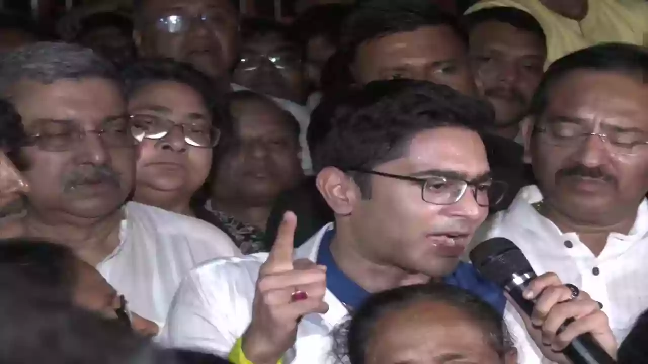 अभिषेक को हिरासत में लिए जाने के खिलाफ पूरे बंगाल में प्रदर्शन
