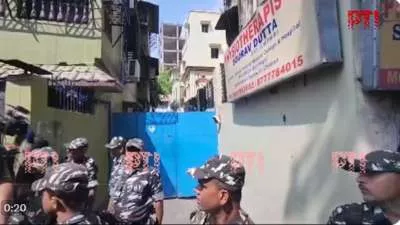 मंत्री फिरहाद हकीम के कोलकाता के ठिकानों समेत 12 स्थानों पर सीबीआई के छापे