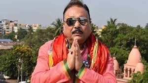 CBI Leaves empty-handed after 5-Hours raid at Madan Mitra's  Residence