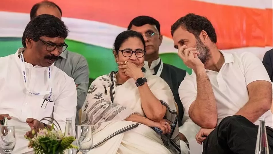 विपक्षी गठबंधन की अगली बैठक से पहले राहुल ने की ममता बनर्जी से बात