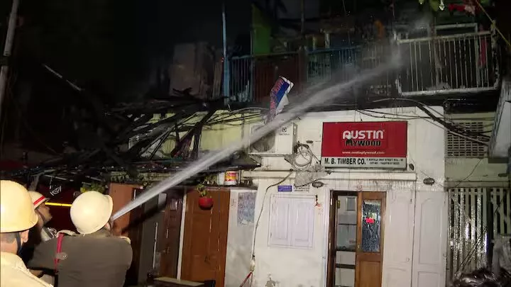 Destructive blaze in the vicinity of Nimtala Ghat