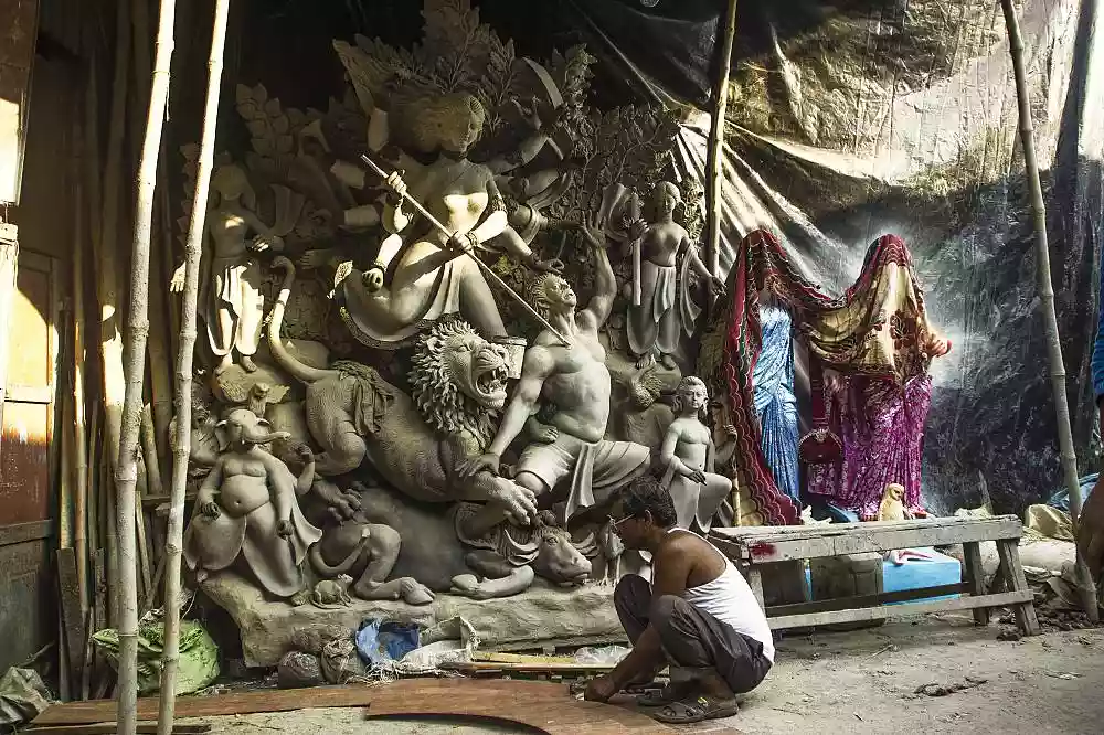 This Puja Pandal will take you back to your Snakes & Ladders childhood days | Watch Video