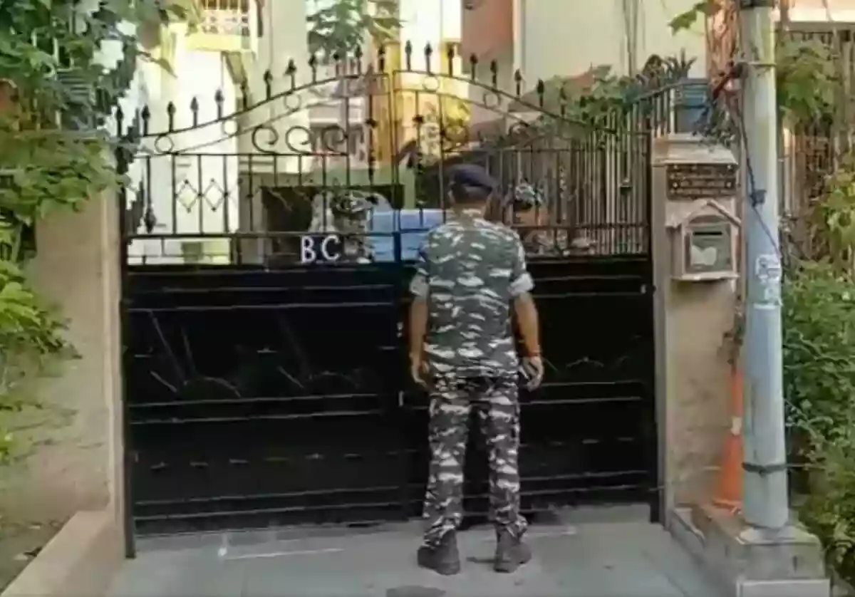 ED raids residence of Jyotipriya Mallick in the ration distribution corruption case | Watch video