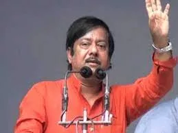 राज्य सरकार के मंत्री ज्योतिप्रिय मल्लिक के साल्ट लेक स्थित घर पर ईडी की छापेमारी