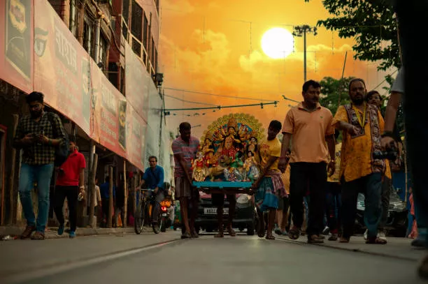 Post-puja weather: Kolkata's temperature dip, dry spell continues