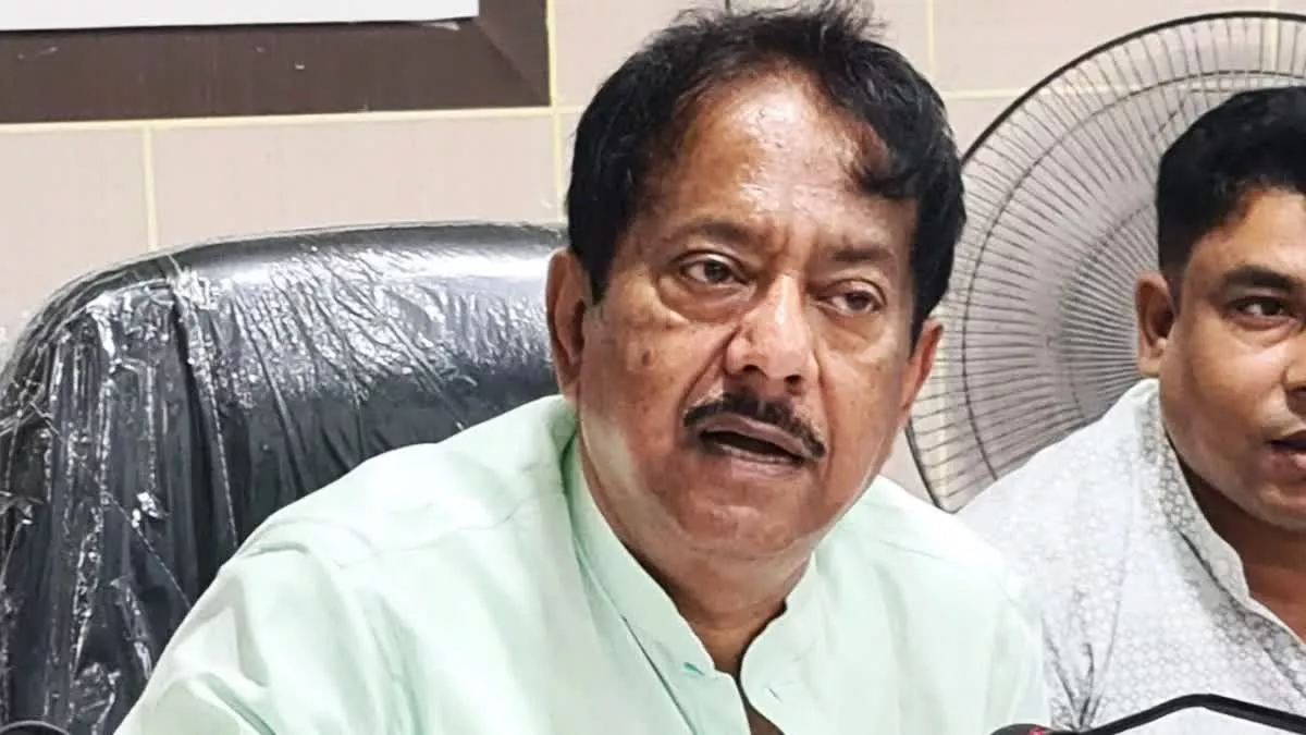 ज्योतिप्रिय के समर्थन में उतरे बंगाल के वर्तमान खाद्य मंत्री, कहा : अभिषेक के आंदोलन से ध्यान भटकाने की कोशिश