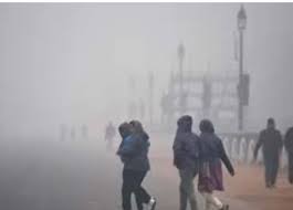 बंगाल में ठंड के साथ बढ़ने लगा कोहरा