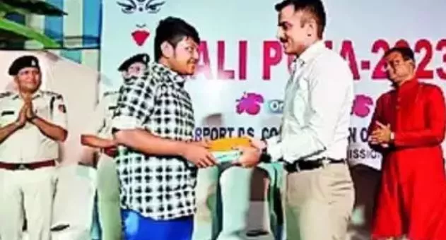 Bidhannagar police recover stolen gold chain and 35 mobiles on Kali Puja