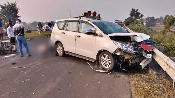 मधुबनी में डीएम की गाड़ी ने तीन को रौंदा, सभी की मौत