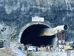 सिलक्यारा सुरंग रेस्क्यू आपरेशन : मुख्यमंत्री धामी पहुंचे सिलक्यारा, सुरंग के अंदर ड्रिलिंग और पाइप पुश करने का कार्य पूरा