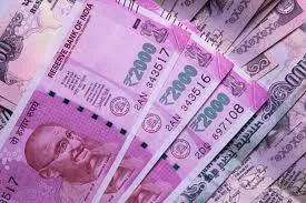 RBI  reports ₹2000 notes worth ₹9760 crore remain undeposited or unexchanged