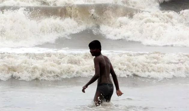 तमिलनाडु और मछलीपट्टनम पर मंडराया माइचौंग तूफान का खतरा, 4 दिसंबर को समुद्र तट से टकराने की उम्मीद