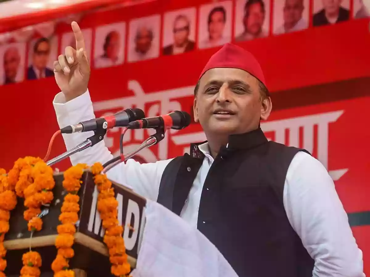 Post-BJP triumph, Akhilesh Yadav raises question on EVMs during his Varanasi address