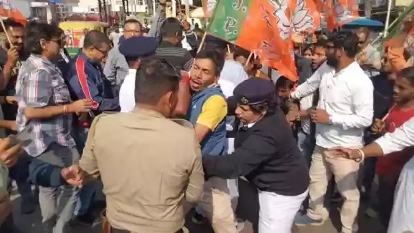 BJP protests in Chunchura against Congress MP Dheeraj Sahu alleged corruption