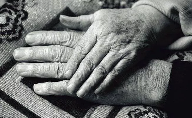 Elderly couple found dead in Jalpaiguri,  bodies hanging