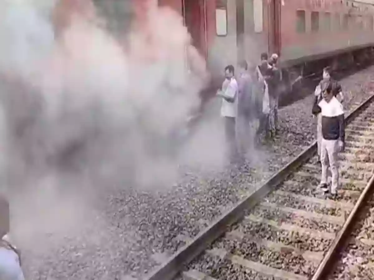 Satyagrah Express fire causes panic as passengers jump from moving train