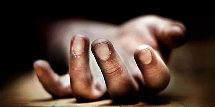 Dead body of  28-year-old young man recovered hanging in Ambikanagar