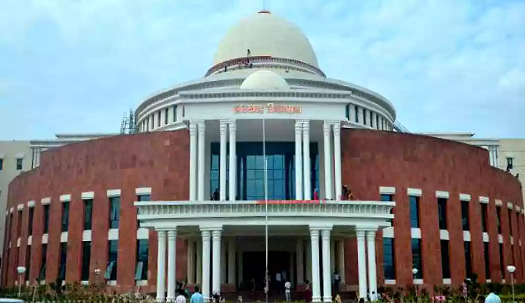 Jharkhand Assembly in chaos after BJP MLAs suspension; Party boycotts House in protest