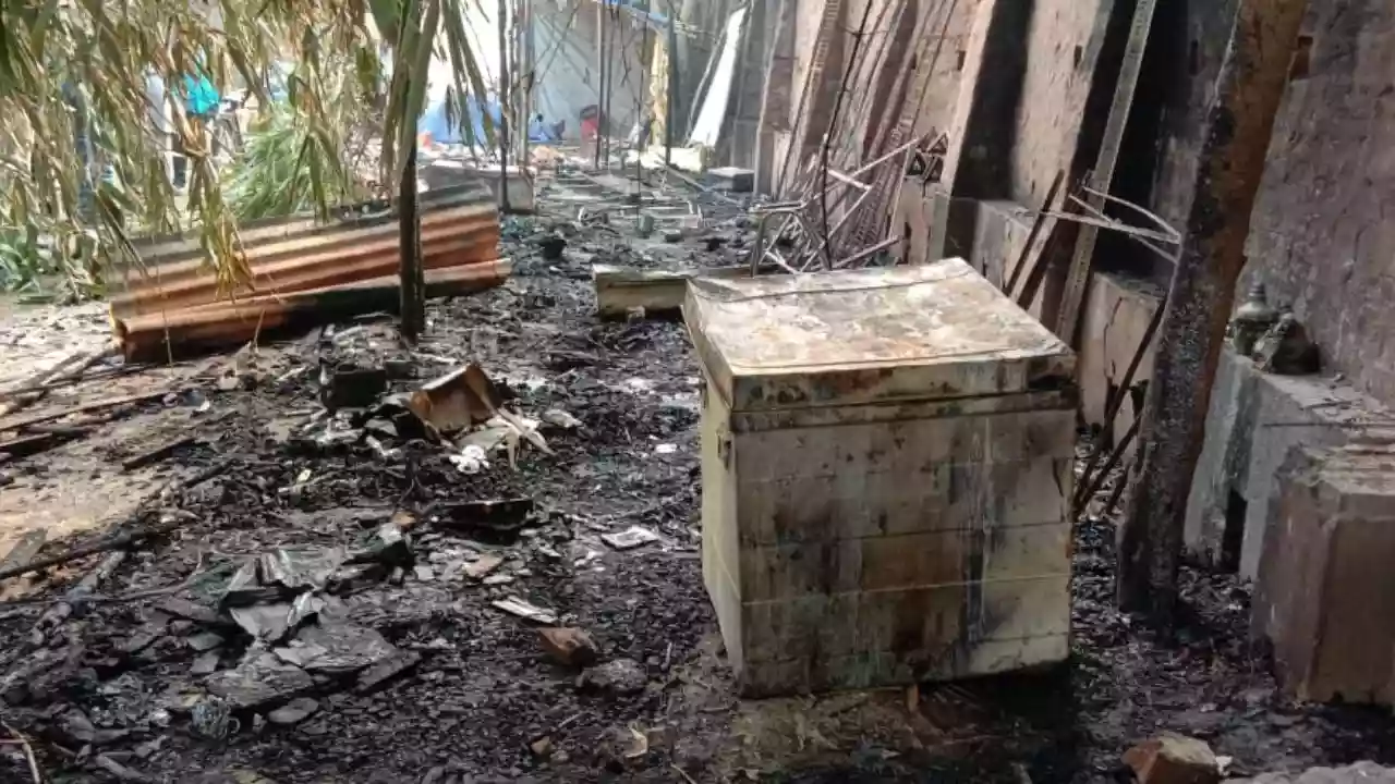 Fire engulfs shops near Bandel Church ahead of Christmas fair