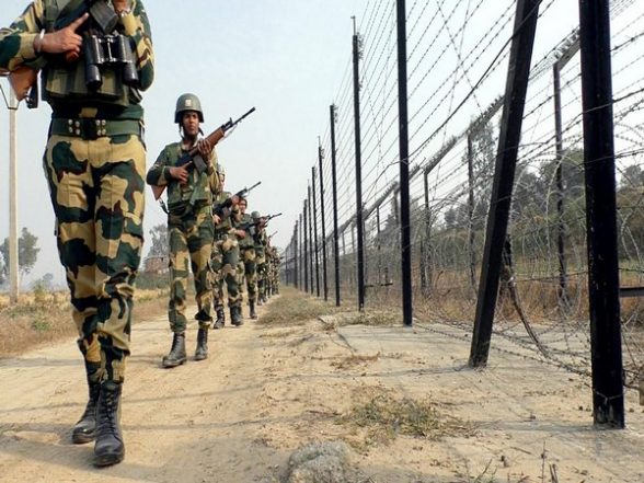 Two Bangladeshis, including woman detained near India-Bangladesh border