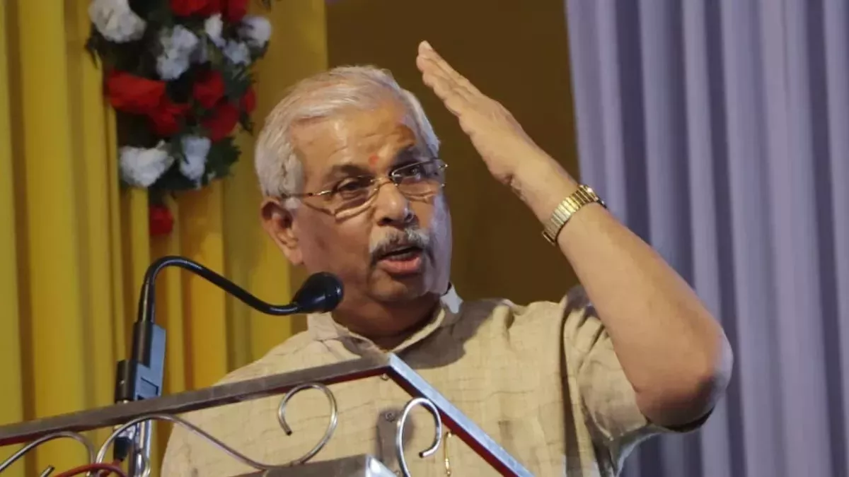 Governor Arlekar confronts KK Pathak' education department over hindrances of higher education