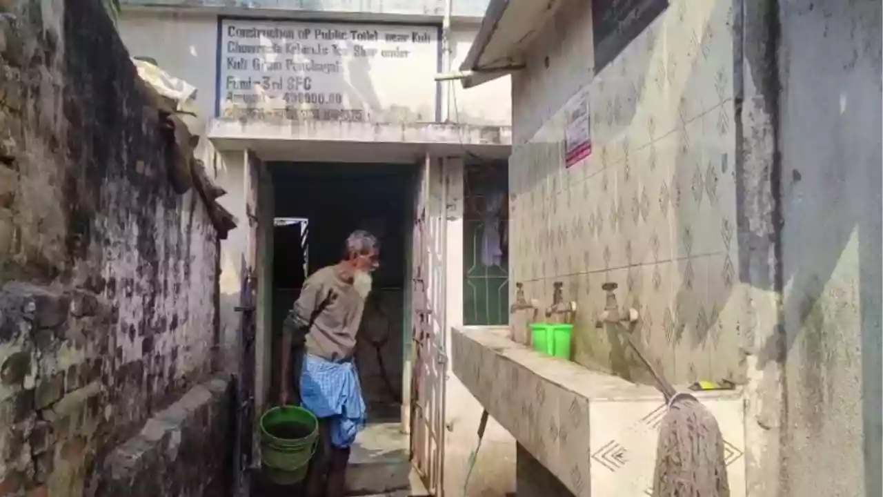 Nine bombs found near a toilet on Kanthi-Scientia state highway in Murshidabad