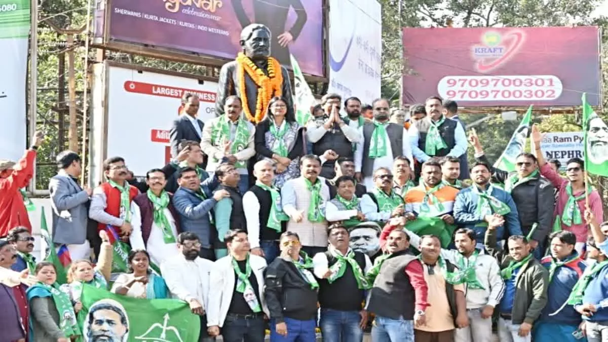 Jharkhand CM Hemant Soren honors Nirmal Mahato on 73rd birth anniversary