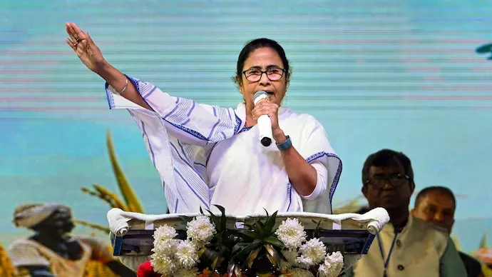 Mamata Banerjee announces INDIA alliance's plan to contest on all seats in the 2024 Lok Sabha Polls