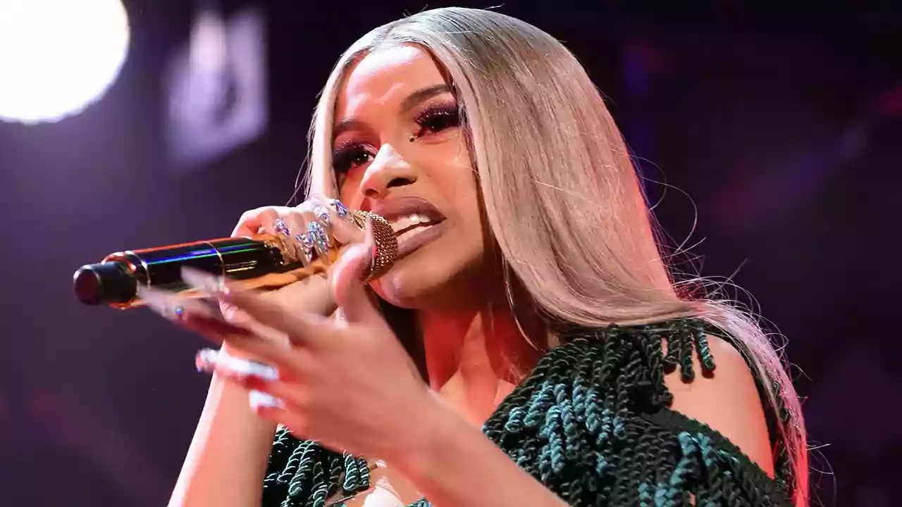 'I am about to unfollow you': CardiB threatens fans on spreading rumours
