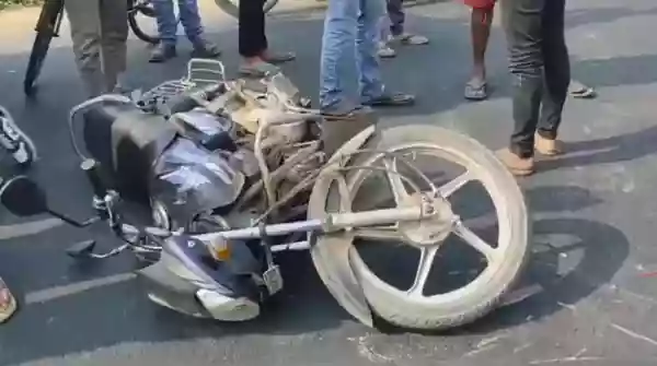 Motorcyclist dies after being hit by police vehicle; Road blocked in Balagarh