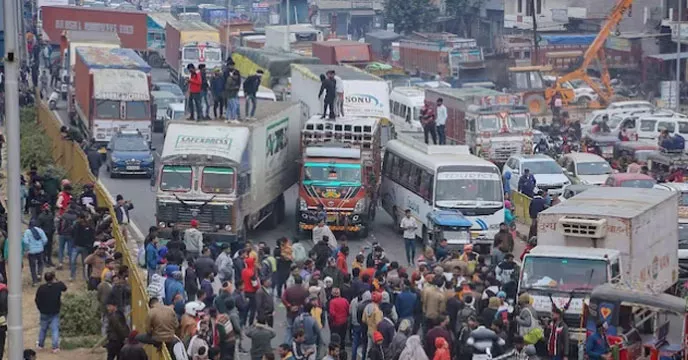 Bengal truckers join nationwide stir, road blockades in Kolkata and Malda