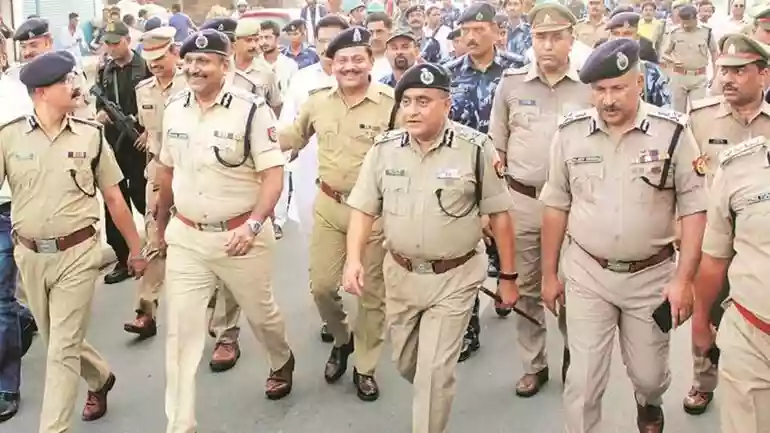 Police deployed at Ram Mandir event prohibited from using smartphone