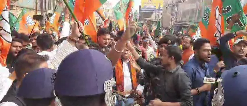 Clash erupts during BJYM's Yuva Sankalp Yatra in Dankuni, four BJP workers hospitalized