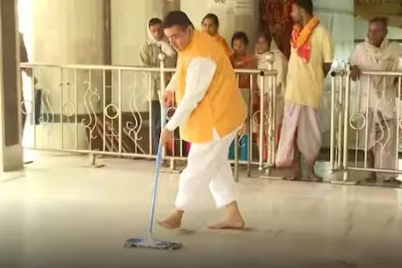 Suvendu Adhikari initiates cleanliness drive at Reapara Shiva Temple