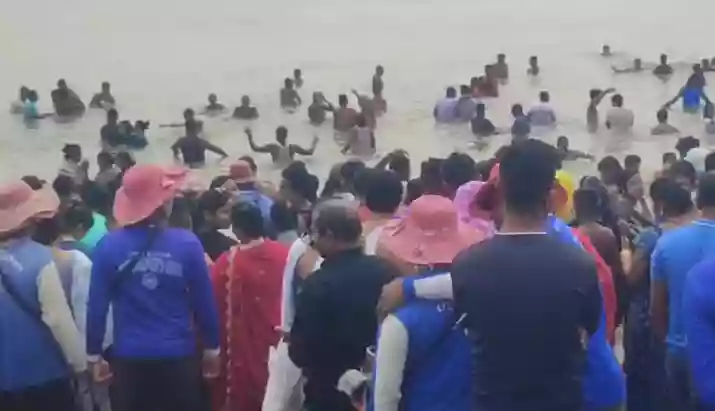 Makar Sankranti celebrations draw massive crowds to Digha beach