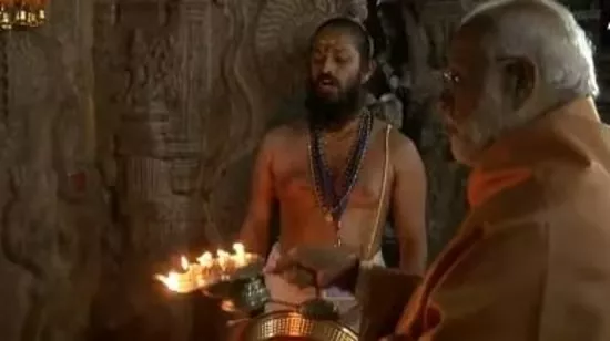 PM Modi offers prayers at Veerbhadra temple in Andhra Pradesh