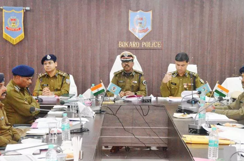 Bokaro IGS reviews security measures in Hazaribagh key meeting