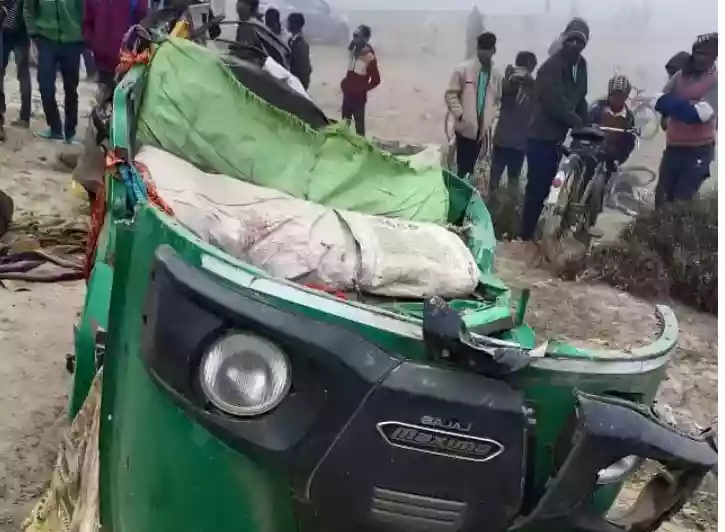 Major accident in Shahjahanpur: 12 dead in tempo-tanker collision
