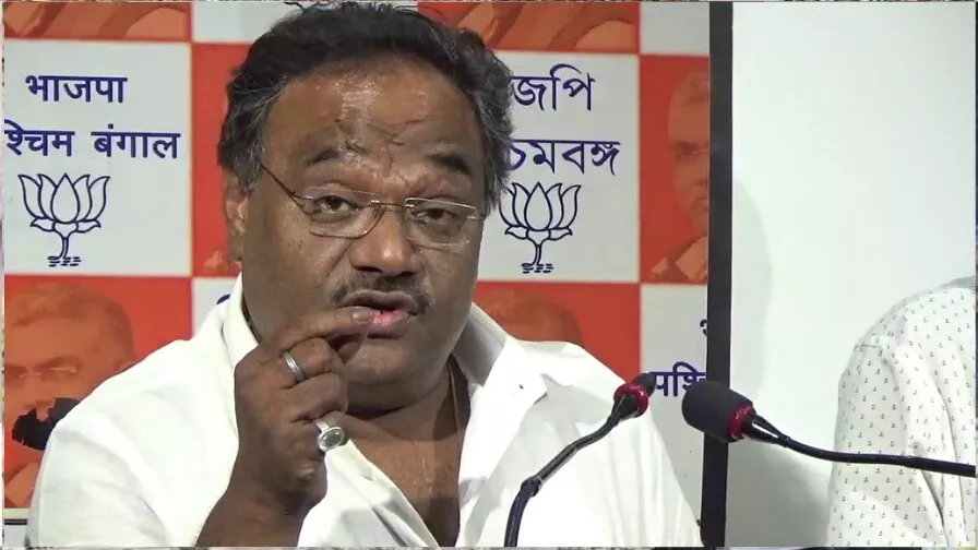 This BJP leader voices concern for Mamata Banerjee's safety post convoy accident | Read to know why