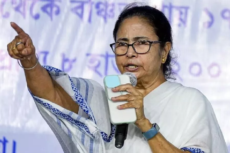 Mamata Banerjee unveils khelashri project: Monthly allowance for 1567 former players