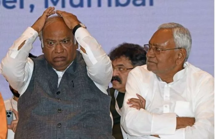 'पता नहीं नीतीश के मन में क्या है', खरगे बोले- हम तो सभी को एकजुट करने की कोशिश कर रहे