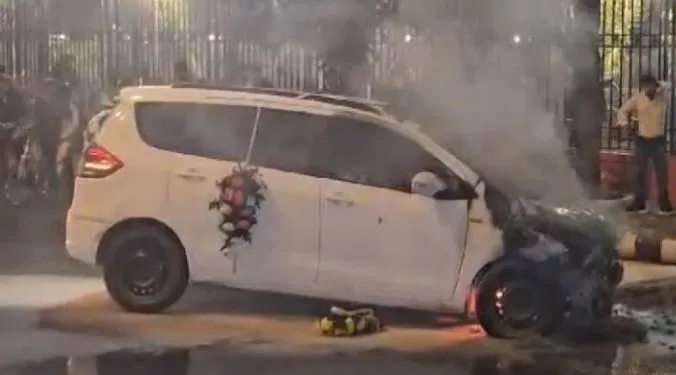 Groom's car catches fire on VIP road near Dum Dum Park 