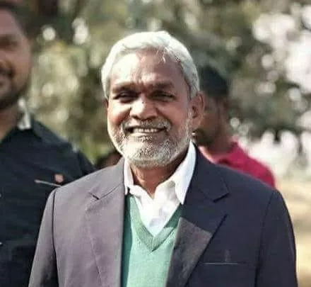 विधायकों की परेड चाहते थे चंपई, राज्यपाल ने 5 को ही बुलाया; झारखंड में हलचल तेज
