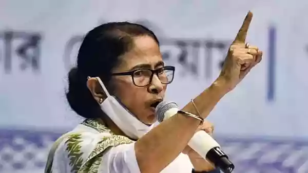 प्रदर्शनकारी किसानों पर आंसू गैस के गोले दागने की ममता ने की निंदा