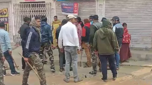 Local protest erupts over alleged police harassment near Malia station in Hooghly