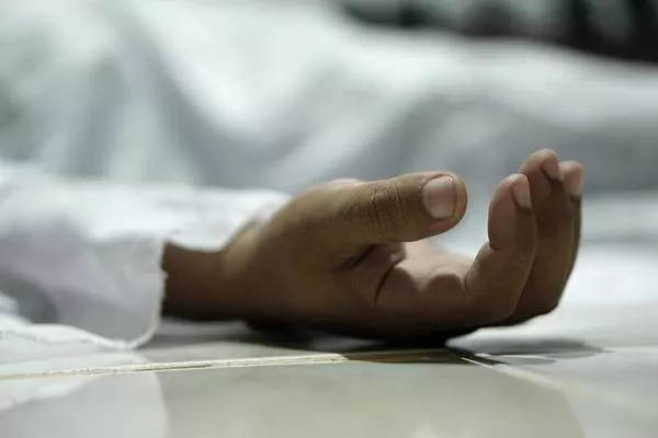  One dead, another brought dead to hospital in Chunchura