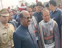 बंगाल के राज्यपाल ने चोपड़ा में बीएसएफ साइट पर मारे गए नाबालिगों के परिजनों से मुलाकात की