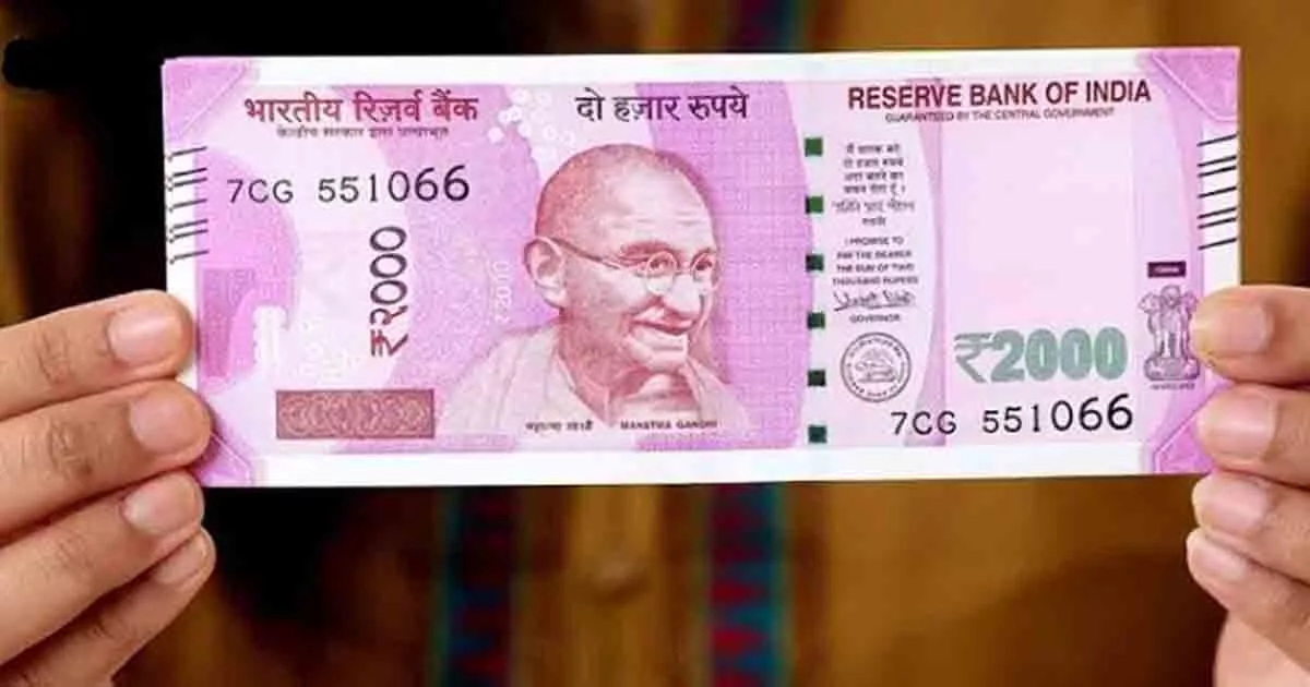 Women harassed outside RBI over Rs 2,000 note exchange