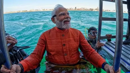 Narendra Modi goes underwater in Gujarat's deep sea, offers prayer in Dwarka